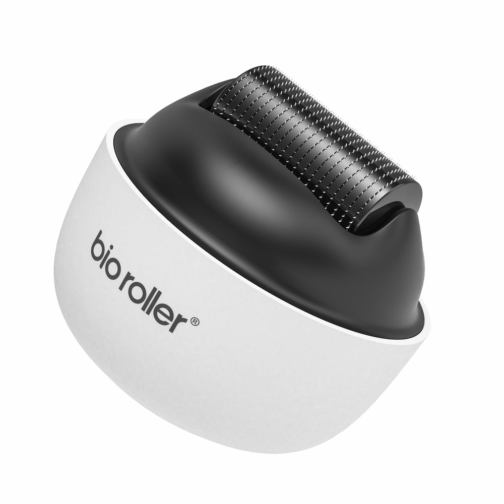 Bio Roller G4 microneedling-Gesichtsroller im modernen Design, entwickelt für Hautverjüngung, erhöhte Serumaufnahme und verbesserte Hautstruktur.